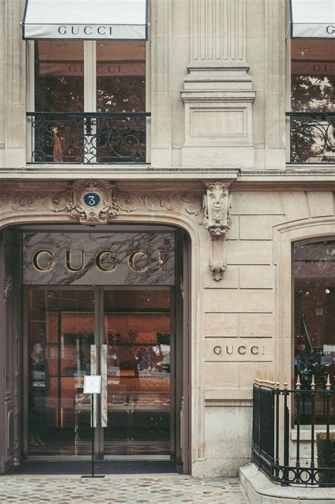 gucci rue du rhone|gucci avenue montaigne.